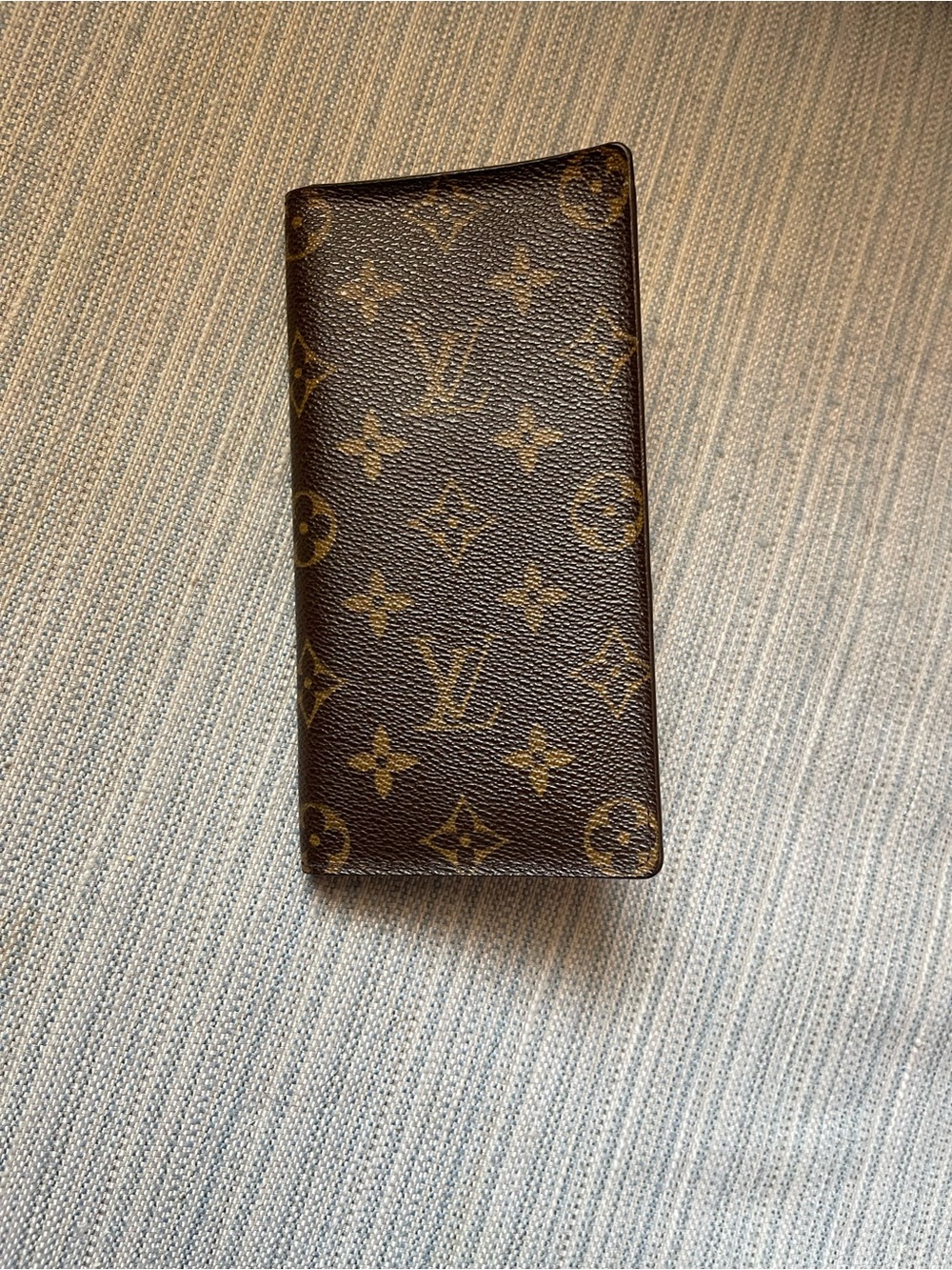 Louis Vuitton Brazza Wallet (unisex)